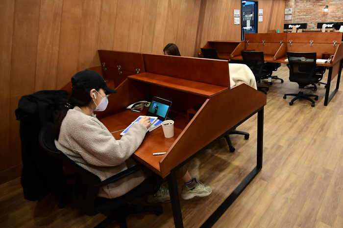 독서실인가 카페인가…스터디카페 분류, 법원 판단은?