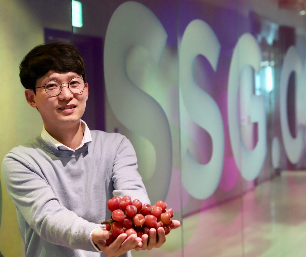 붉은 샤인머스캣 마이하트 완판 1년에 한달 맛봐 명품과일로 인기 [MD의 추천]