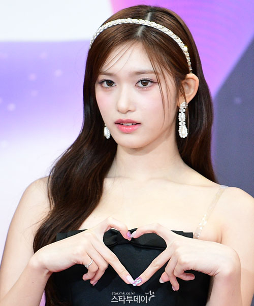 [포토]이서, 시크한 공주하트