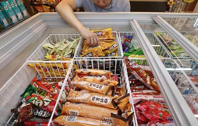 [단독] “무인 아이스크림 가게, 사실상 편의점”…영업규제 철퇴 맞나