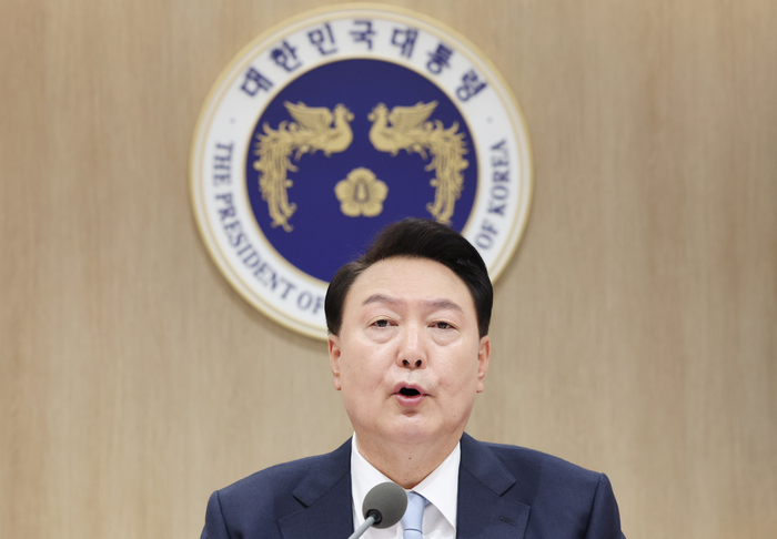 [속보] 尹대통령 “국민께서 체감할 만큼의 변화를 만드는 데 모자라”