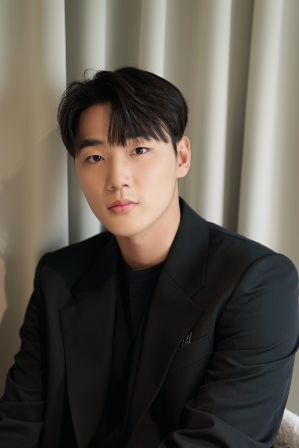 ‘하이드’ 이민재 “제겐 도전이었던 작품, 알 배고 몸 쑤시는 경험했죠”[인터뷰]