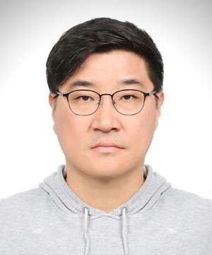 옥외광고는 크고 화려하게?…공간의 맥락과 어울리는 게 답