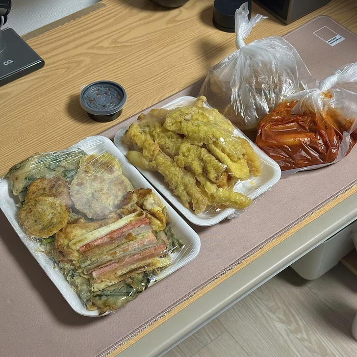 이 가격 진짜 맞아? 못믿겠다…푸짐한 만원의 행복,  분식집 마감떨이