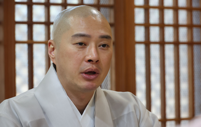 남산에 뜬 ‘장동건 스님’ “인생의 헛헛함은 스스로 채울 수밖에...하루 5분 선명상이 답”