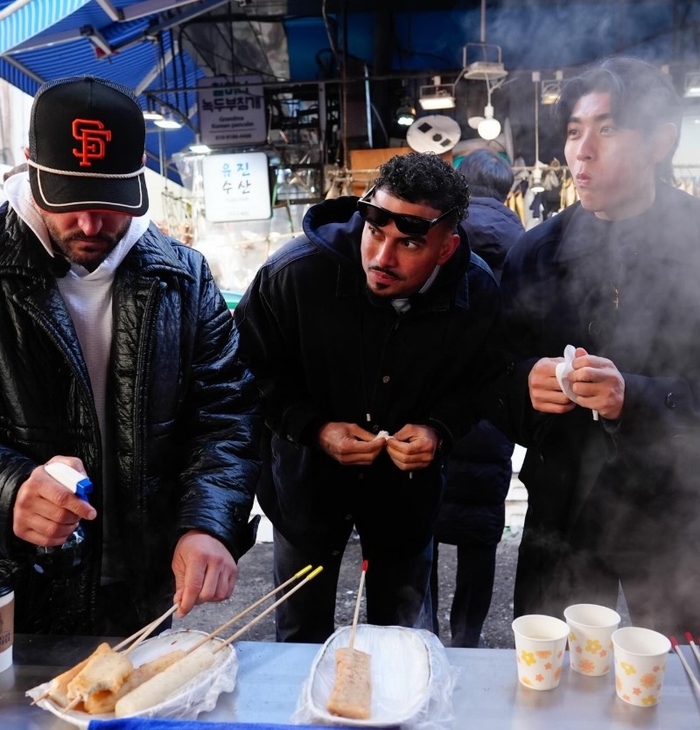 남대문시장 가고 젠슨 황 ‘치맥 회동’ 가게도 함께… 이정후 덕에 ‘K컬처’ 푹 빠진 MLB팀