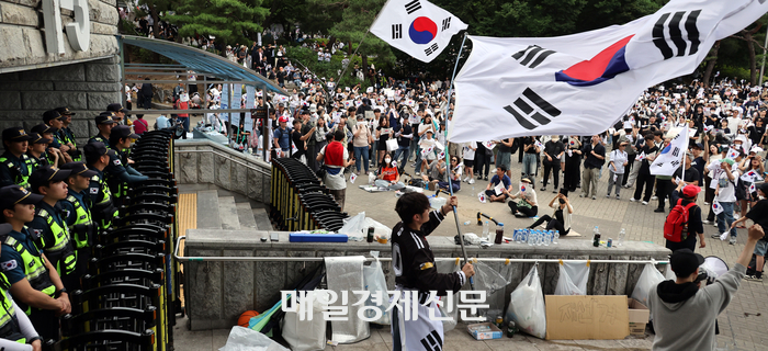 잠실 개표소 재선거 요구 시위