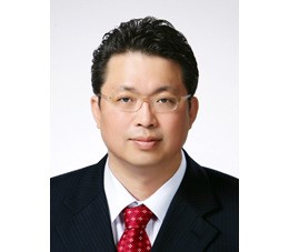 [투자의 창] 지금이 성장에 배팅할 때