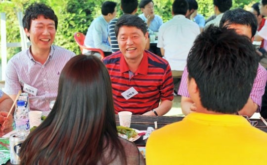 김혁수 한국 야쿠르트 사장… 토크콘서트식 소통경영 눈길