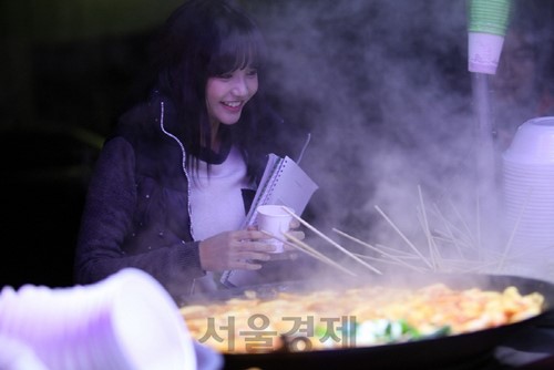감자별 하연수 따뜻한 떡볶이랑 어묵 드세요
