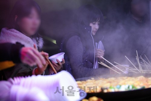감자별 하연수 따뜻한 떡볶이랑 어묵 드세요