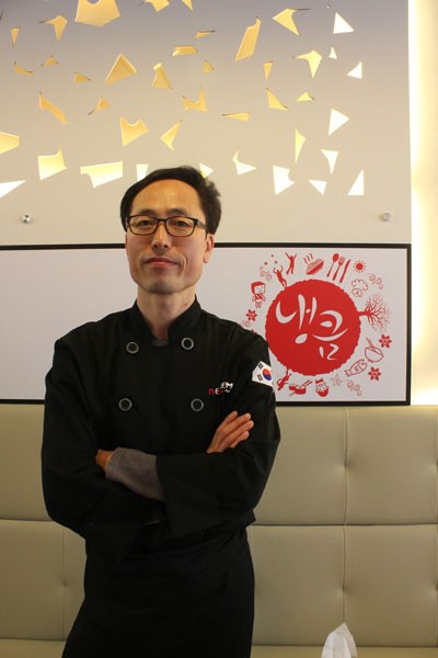 글로벌 음식 한곳에… 무인 자판기로 주문, 인건비도 줄여요