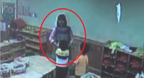 여수 유치원 아동 학대 CCTV 영상...식판으로 머리 쳐