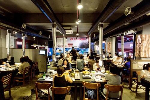 홍대 맛집에서 제대로 즐기는 제주 흑돼지