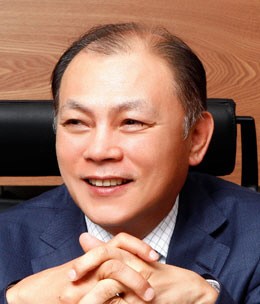 임용택 신용정보회사 인수 검토