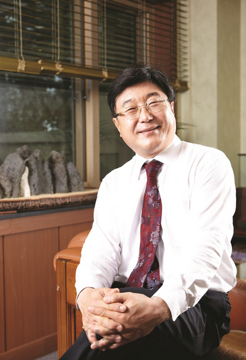 임동욱 일산화학공업 대표 금탑산업훈장 등 54명 유공자 시상