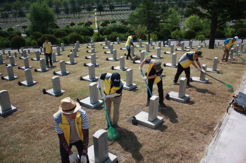한신공영(주), ‘한신나무플러스봉사단’ 국립서울현충원서 기업봉사 실시