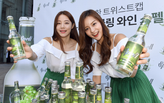 간편하게 마시는 롯데주류는 RTD 스파클링 와인