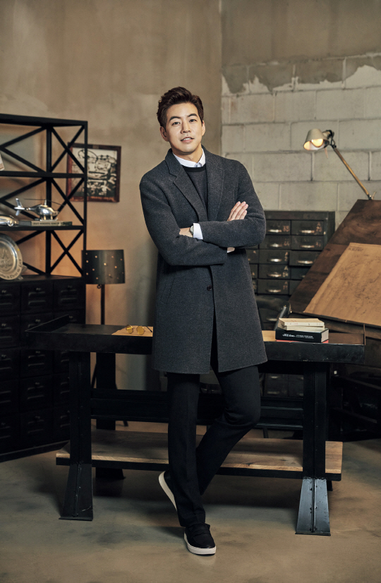 세정 트레몰로, 핸드메이드 오버핏 코트 출시