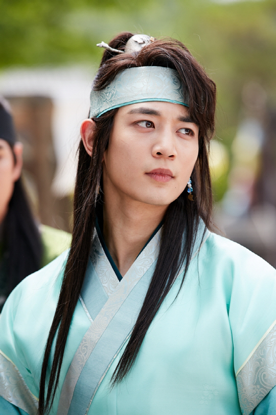 화랑 최민호, 주변 사람까지 기분 좋게 만드는 수호에 완벽 동화