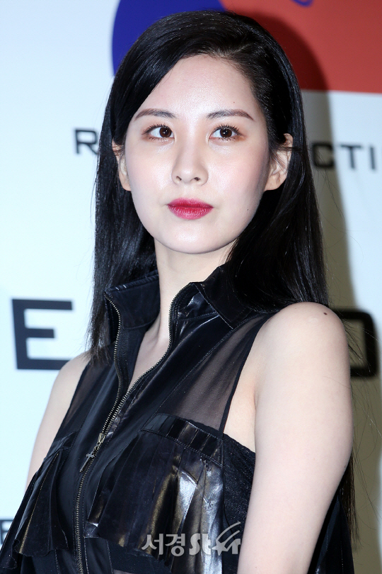 소녀시대 서현, 예쁜 얼굴 크게 보면 더 예뻐 (2017 F/W 헤라서울패션위크)