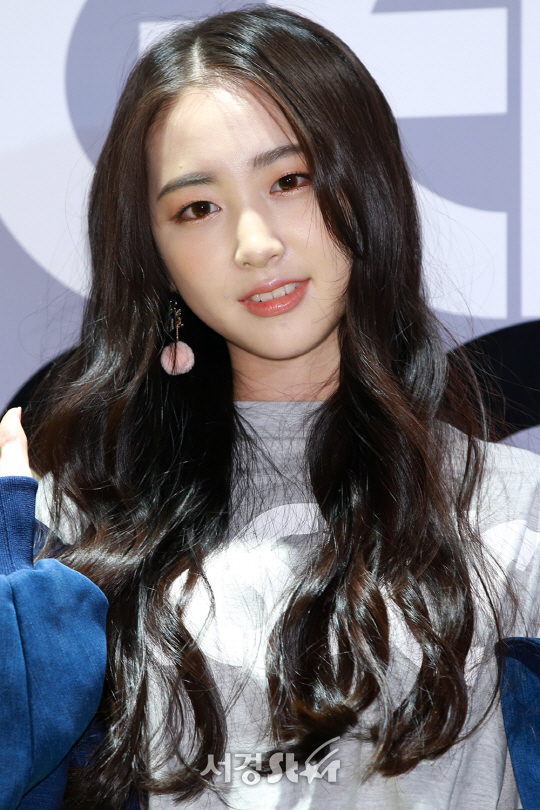 K팝스타 유경, 귀여움 더하는 솜사탕 귀걸이