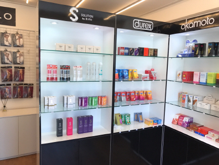 성욕 해소도 홀로...성인용품점 찾는 혼족