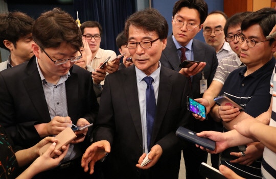 문재인 대통령 취임이후 행보중에 가장 마음에 들었던것은??? | 인스티즈