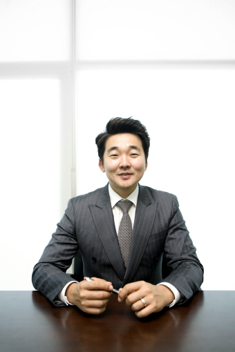 송성근 아이엘사이언스 대표 LED실리콘렌즈 첫 수출···올 매출 두배로