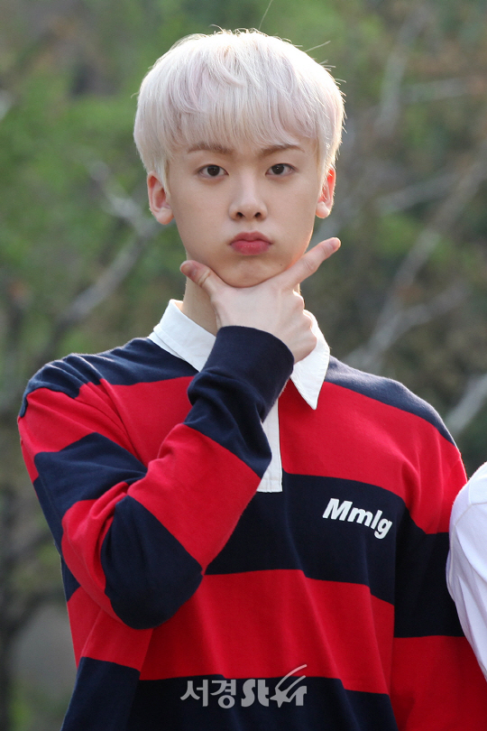 아스트로 산하, 귀여운 브이! (뮤직뱅크 출근길)