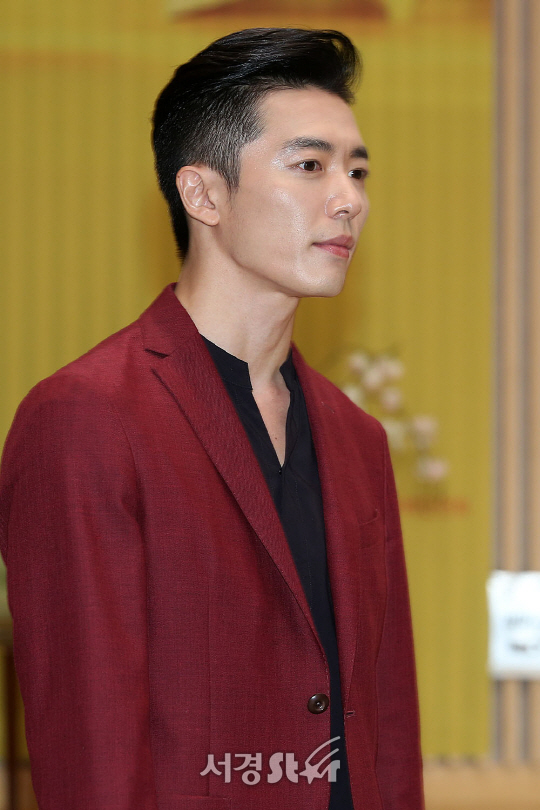 김재욱, 날카로운 턱선! (사랑의온도 제작발표회)