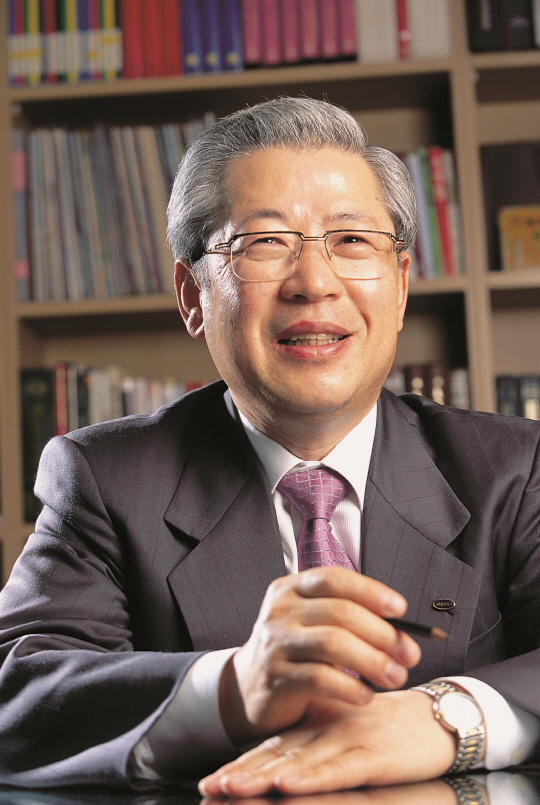 이동재 문구공업협동조합 이사장 다이소도 출점 제한해야