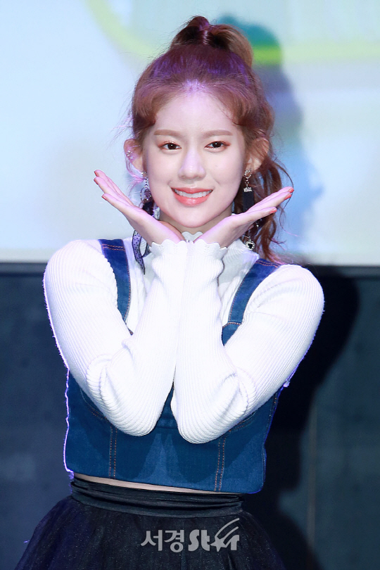 모모랜드, 꽃보다 데이지 (쇼케이스)