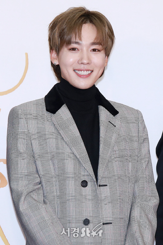 위너 김진우, 아이같은 미소 (2018 골든디스크)