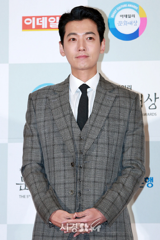 정경호, 훈훈한 댄디보이~