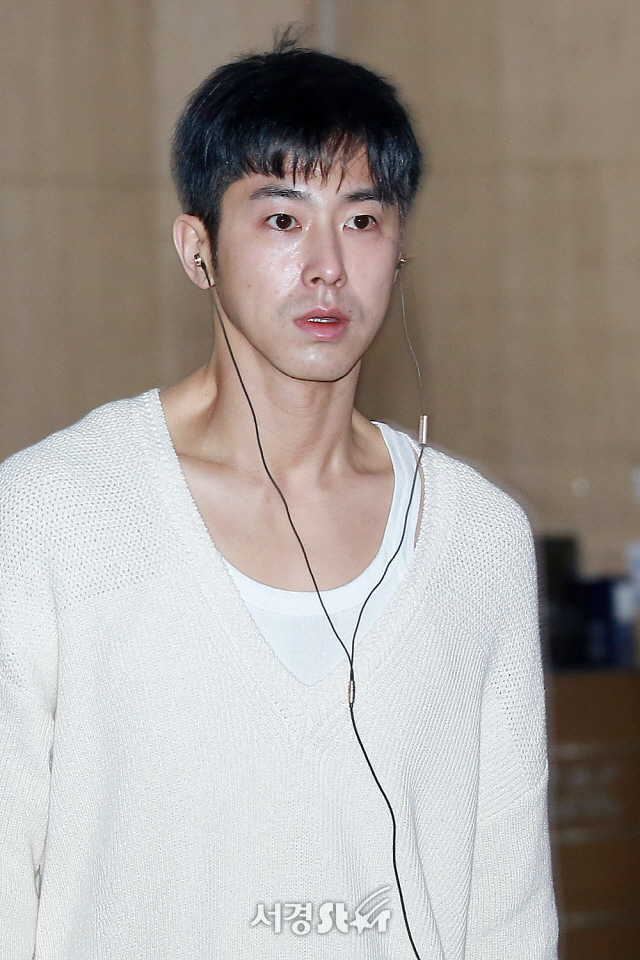 동방신기 유노윤호, 이 구역의 세.작.얼 (공항패션)