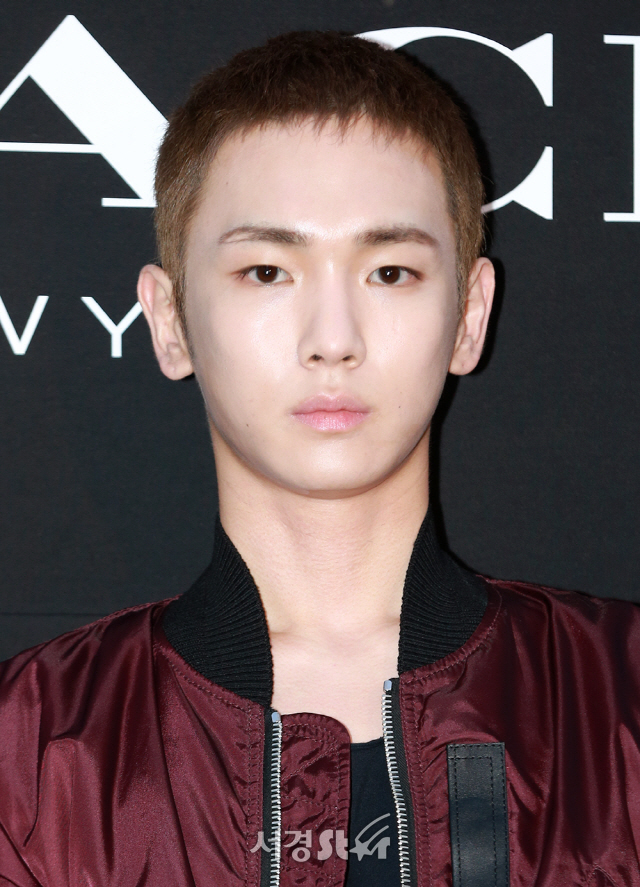 샤이니 키, 작은 얼굴에 가득찬 카리스마
