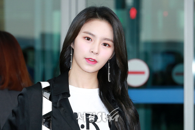 CLC(씨엘씨) 엘키, 찍는 모든 순간이 화보 (공항패션)