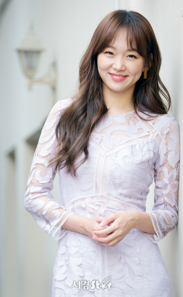 진기주, '보라빛 향기가 폴폴~' (인터뷰 포토)