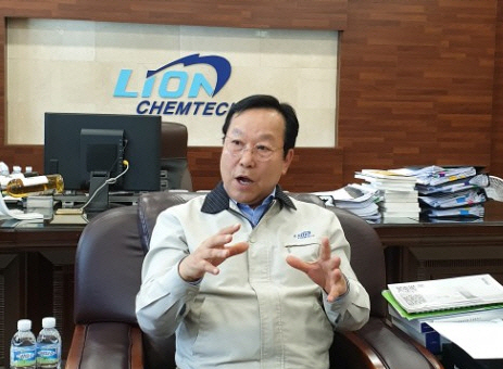 박희원 라이온켐텍 회장 SK종합화학과 공동개발 친환경접착제로 제2 도약