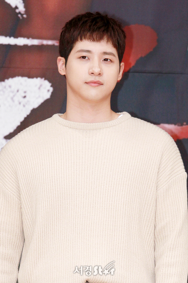 B1A4 신우, 새하얀 두부 미남 (미스마복수의여신)