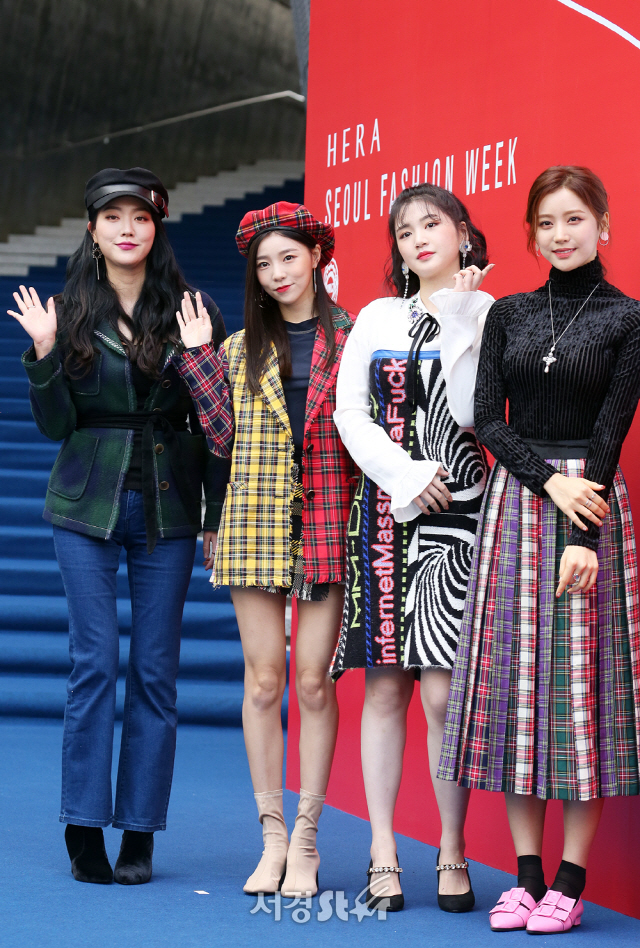 헬로비너스, 사랑스러운 소녀들 (2019S/S헤라서울패션위크)