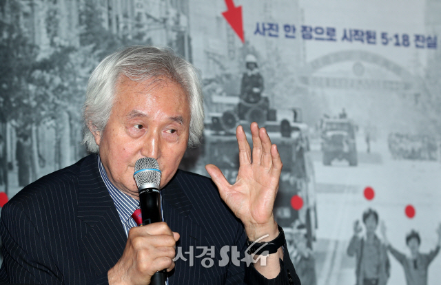 당시 설명하는 이창성 (김군 언론시사회)