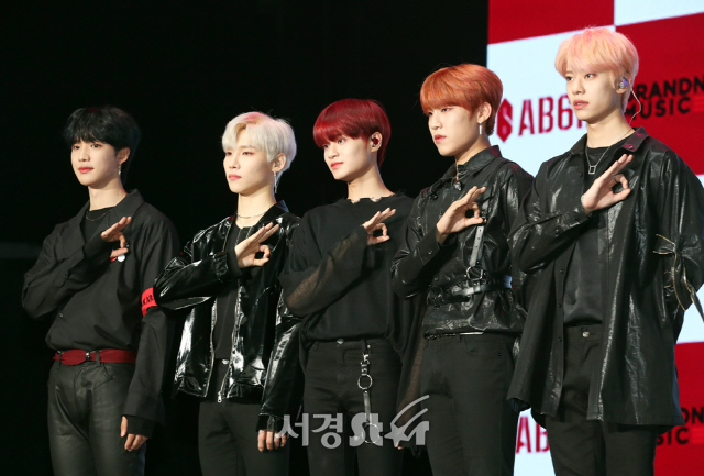 에이비식스, 훈훈한 외모 (쇼케이스)