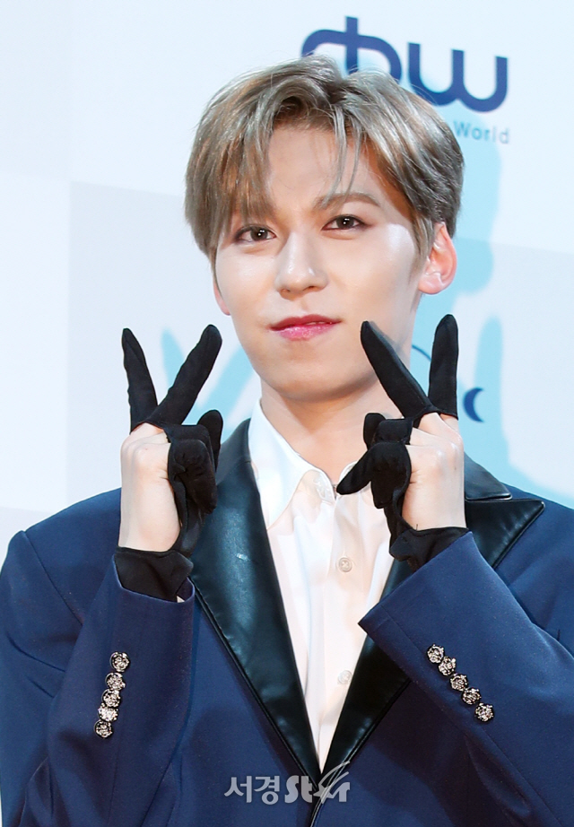 원어스 건희, 심쿵 브이~ (쇼케이스)