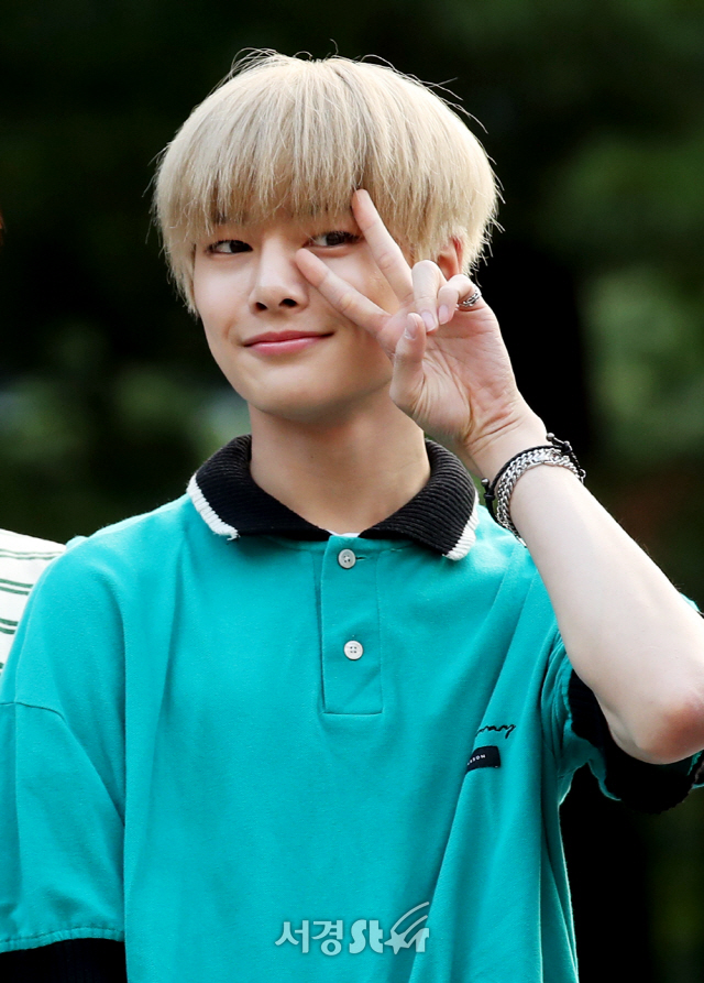 스트레이 키즈 아이엔, 심쿵 브이 (뮤직뱅크 출근길)