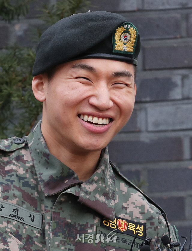 빅뱅 대성, 미소 절로 나와~