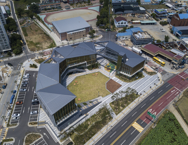 [2019 한국건축문화대상-우수상]다산면 행정복합타운, 3개 건물 띠 형태로 연결 소통의 場