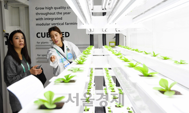 미래형 모듈형 농장인 플랜티 큐브[CES 2020]