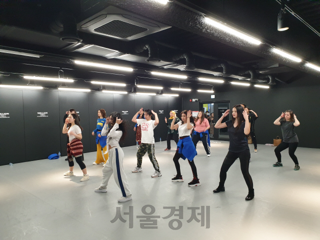 K팝 열풍 K튜브가 잇는다